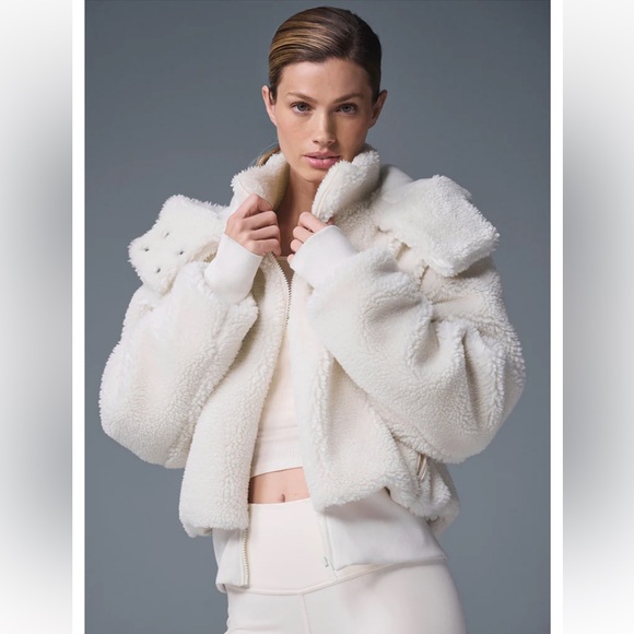ALO Yoga Jackets & Blazers - Foxy Sherpa Jacket NWOT